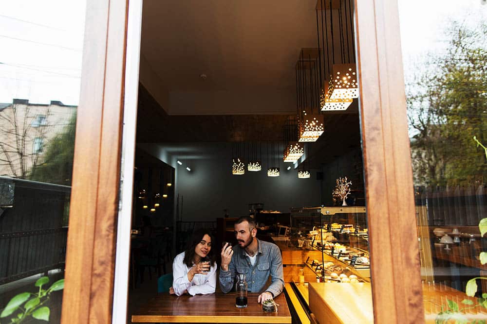 Transform your café into a stunning oasis with these top decoration tips!