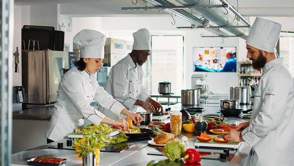 Why Restaurant Decoration is Crucial for Attracting Customers and Boosting Your Business